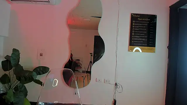 Milanxht online show from December 2025 08:05:01 PM