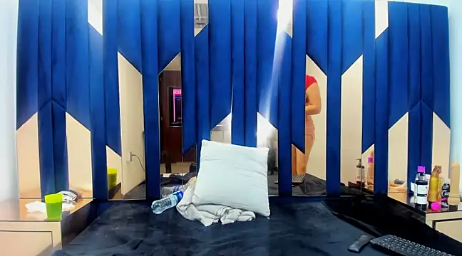 Criistaal  online show from December 2024 03:25:02 AM