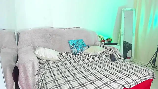 Snapshot of CurlyDreams chatting on July 2026 12:41:01 PM CurlyDreams online show from July 2026 12:41:01 PM