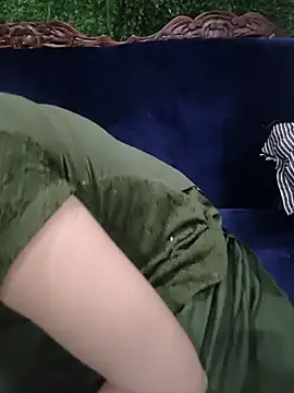 kaveerpooja947 online show from April 2026 04:59:02 PM