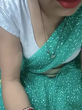 kaveerpooja947 online show from April 2026 04:38:01 PM