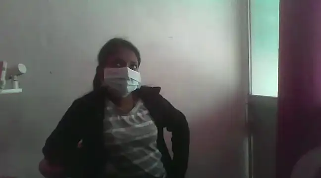 Snapshot of littleTeen chatting on January 2025 06:42:01 AM littleTeen online show from January 2025 06:42:01 AM