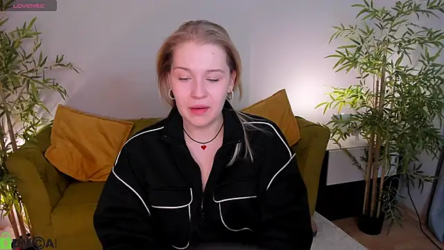 Snapshot of Colleen_Blake chatting on May 2026 04:57:04 PM Colleen Blake online show from May 2026 04:57:04 PM