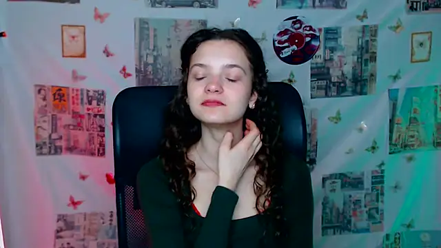  SusieSu  online show from April 2026 06:18:02 AM