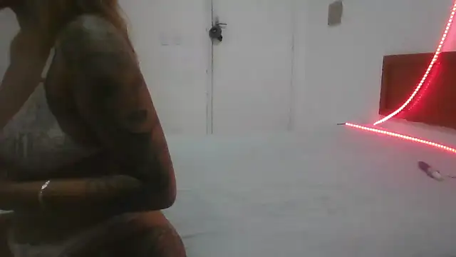 Snapshot of Gabrielleof chatting on December 2024 10:00:01 PM Gabrielleof online show from December 2024 10:00:01 PM
