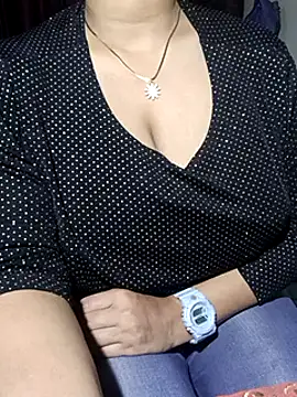 Anamika Kapoor online show from February 2025 07:41:01 PM