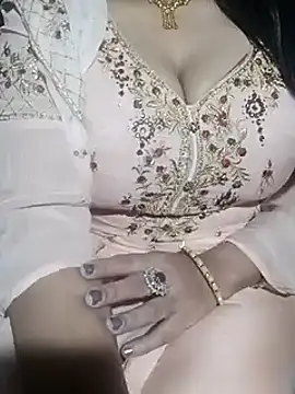 Anamika Kapoor online show from February 2025 10:31:01 PM