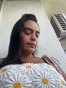 Sara-77 online show from December 2025 06:05:01 PM