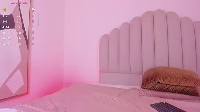 Snapshot of Nikki_Angel_ chatting on November 2025 07:23:02 PM Nikki Angel online show from November 2025 07:23:02 PM