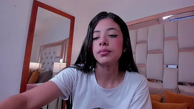 coraltaylor online show from December 2024 10:56:01 PM