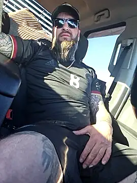 Snapshot of Beardedtattood chatting on June 2026 11:02:01 AM Beardedtattood online show from June 2026 11:02:01 AM