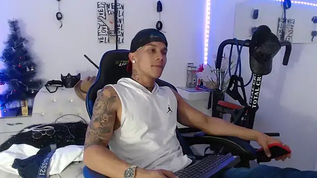 Leonard Price online show from February 2025 06:19:01 AM