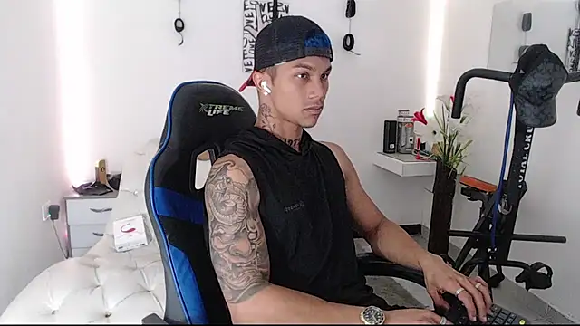 Leonard Price online show from March 2025 03:56:01 PM