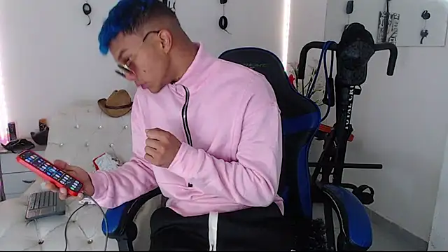 Leonard Price online show from March 2025 11:10:02 AM