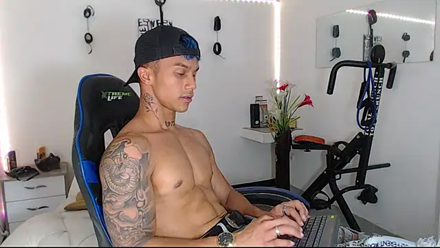 Leonard Price online show from March 2025 06:12:02 PM