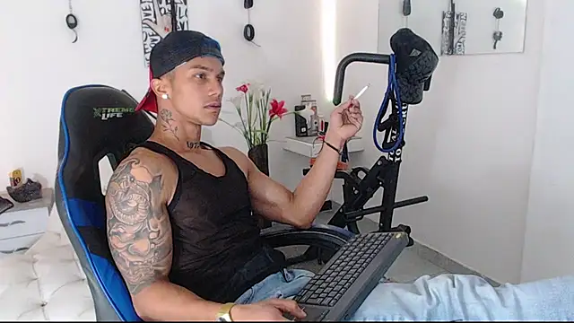 Leonard Price online show from March 2025 06:43:02 AM