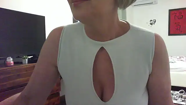 Snapshot of __Angel78__ chatting on June 2026 01:48:01 PM Angel78 online show from June 2026 01:48:01 PM