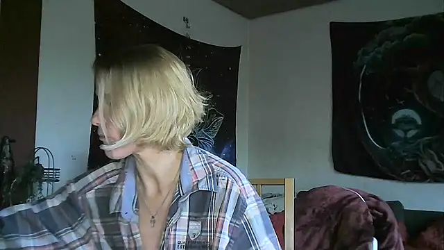 Snapshot of yola181 chatting on January 2025 02:23:01 PM yola181 online show from January 2025 02:23:01 PM