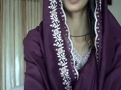 MAAYRA 09 online show from September 2025 10:42:02 AM