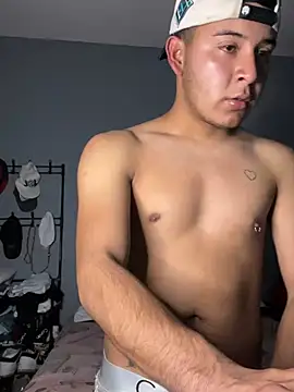 Snapshot of Oscar_Bratz chatting on January 2025 05:41:02 AM Oscar Bratz online show from January 2025 05:41:02 AM