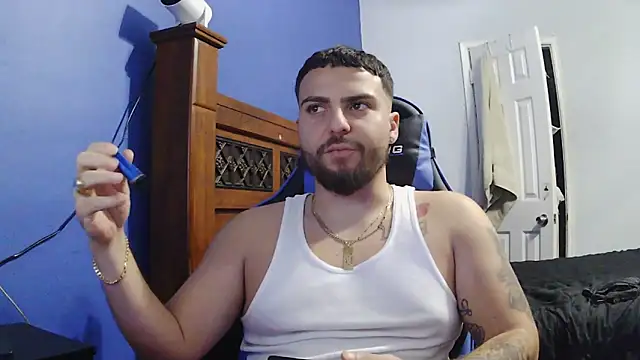 Snapshot of MasterKvn chatting on January 2025 08:22:01 AM MasterKvn online show from January 2025 08:22:01 AM