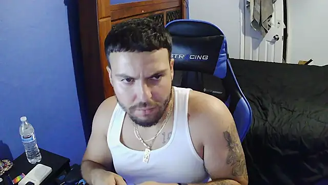 Snapshot of MasterKvn chatting on November 2025 09:32:01 AM MasterKvn online show from November 2025 09:32:01 AM