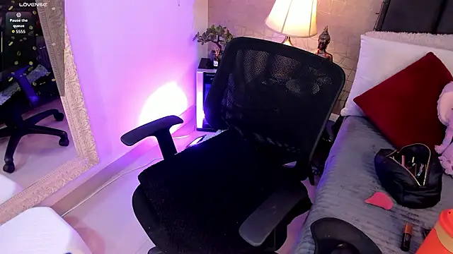 Snapshot of Mariana_c1 chatting on February 2026 04:22:01 PM Mariana c1 online show from February 2026 04:22:01 PM