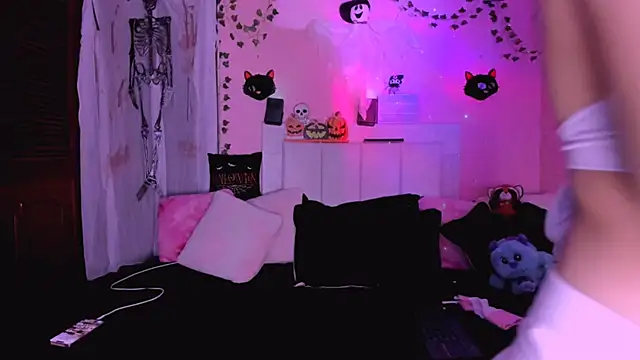 gabyye capprins online show from October 2025 12:24:02 AM