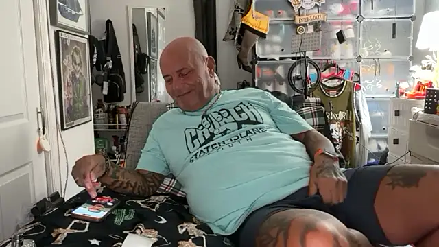 joeytatts66 online show from October 2025 01:09:02 AM