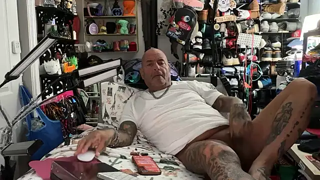 joeytatts66 online show from June 2026 01:54:01 AM