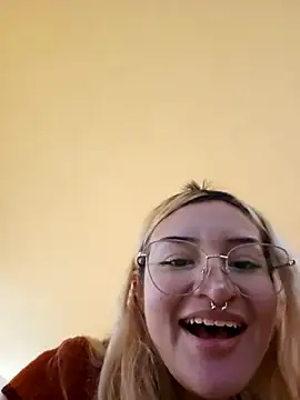 Snapshot of sadnessgyall chatting on February 2025 03:04:02 AM sadnessgyall online show from February 2025 03:04:02 AM