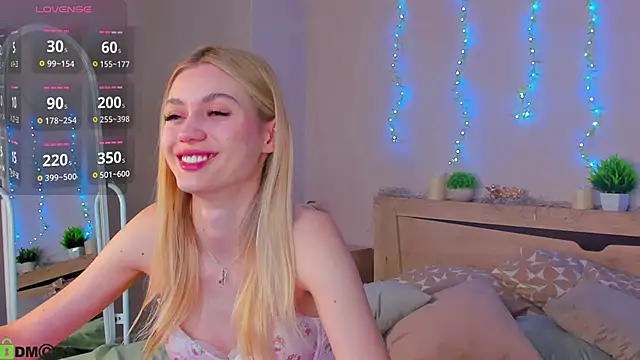 Snapshot of Cherry_Price chatting on May 2026 11:32:01 PM Cherry Price online show from May 2026 11:32:01 PM