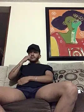 kmilo2405 online show from December 2025 02:41:02 AM