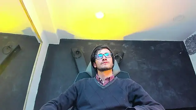 Loggan donnelly online show from September 2025 08:09:01 PM