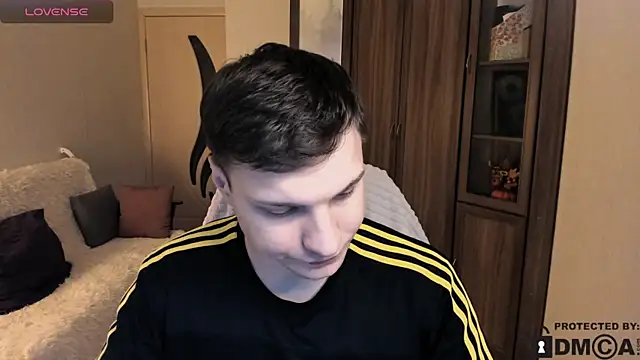 handsome guy01 online show from November 2025 05:17:01 AM