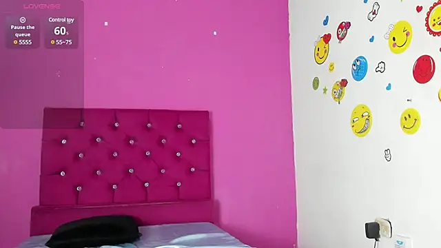 Snapshot of tiffany_Bitch chatting on February 2025 07:41:02 PM tiffany Bitch online show from February 2025 07:41:02 PM