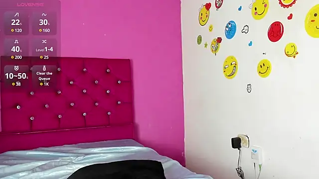 Snapshot of tiffany_Bitch chatting on March 2025 07:49:02 PM tiffany Bitch online show from March 2025 07:49:02 PM