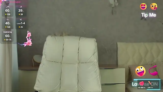 Snapshot of LianaCruz__ chatting on February 2025 05:19:02 AM LianaCruz online show from February 2025 05:19:02 AM