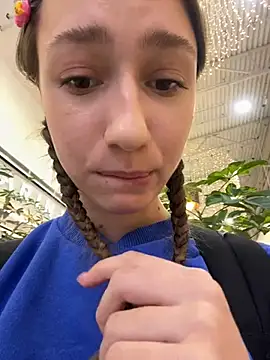 Lia  Love online show from December 2024 01:14:01 PM