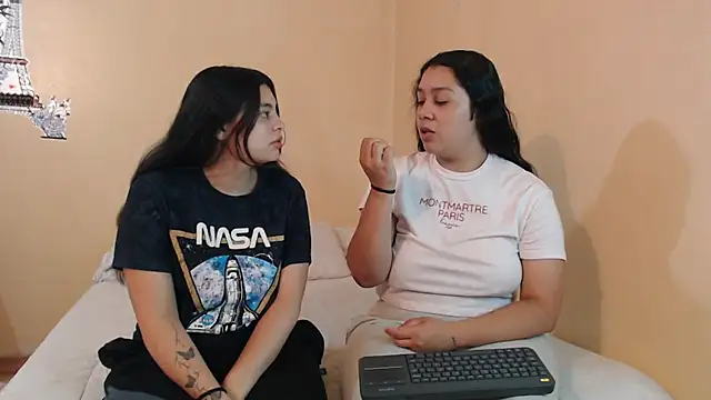 Snapshot of Scarlett_Jazmin chatting on July 2026 09:01:01 AM Scarlett Jazmin online show from July 2026 09:01:01 AM