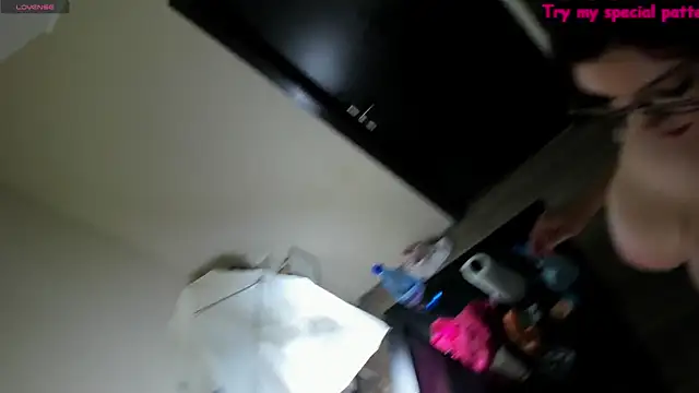 Snapshot of Milla_Heart chatting on February 2025 08:35:02 PM Milla Heart online show from February 2025 08:35:02 PM