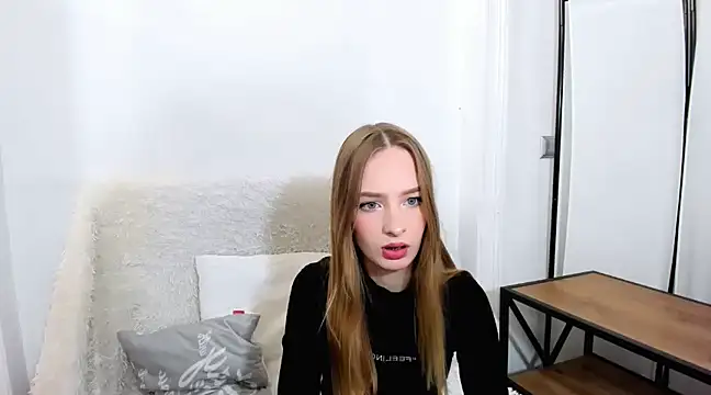 Snapshot of LilaGold chatting on December 2024 07:34:01 PM LilaGold online show from December 2024 07:34:01 PM