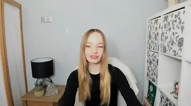 Snapshot of LilaGold chatting on January 2025 08:01:01 PM LilaGold online show from January 2025 08:01:01 PM