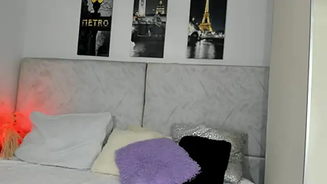 naomiii   online show from June 2026 07:08:02 PM