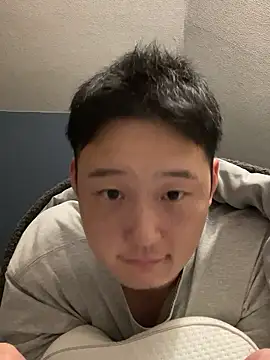 Snapshot of tuki_fu chatting on November 2025 12:22:02 PM tuki fu online show from November 2025 12:22:02 PM