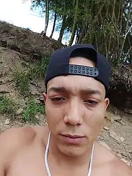 Snapshot of tayson_ chatting on May 2026 05:51:01 PM tayson online show from May 2026 05:51:01 PM