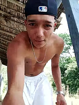 Snapshot of tayson_ chatting on June 2026 06:38:01 PM tayson online show from June 2026 06:38:01 PM