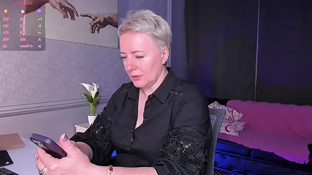 Snapshot of Nika_Smit chatting on June 2026 07:02:01 AM Nika Smit online show from June 2026 07:02:01 AM