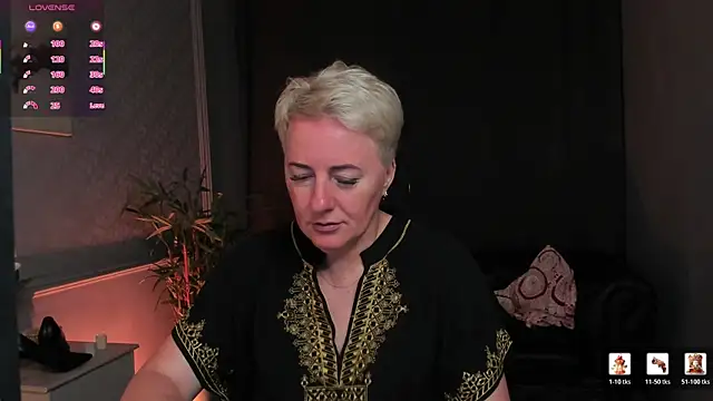 Snapshot of Nika_Smit chatting on July 2026 05:13:01 AM Nika Smit online show from July 2026 05:13:01 AM