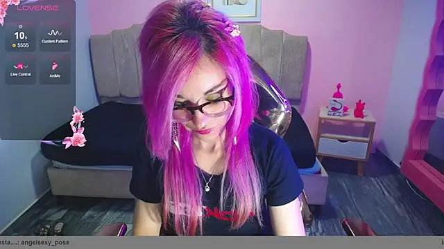 abril ch  online show from October 2025 10:48:01 AM